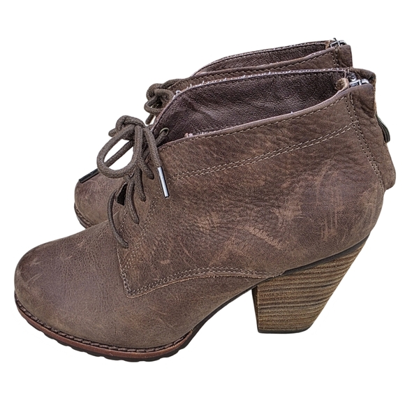 Eastland Victoria Ankle Boots, Brown Leather, Size 6.5M - Picture 3 of 10